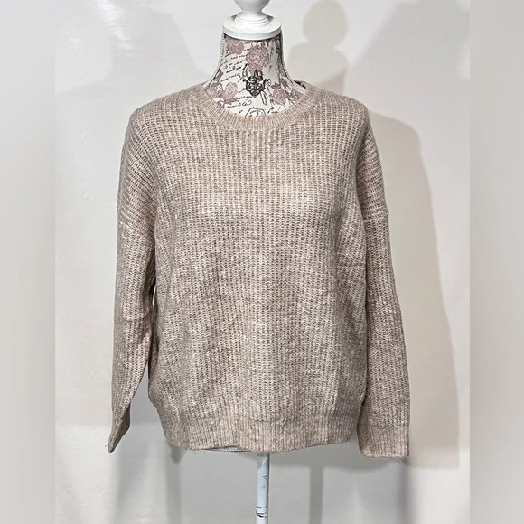 🛍️LOVED & ADORED Tan woven knit sweater size L.‎ - Picture 1 of 12